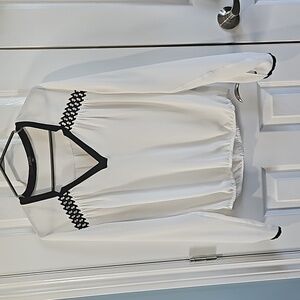 Guess top size medium color white and black